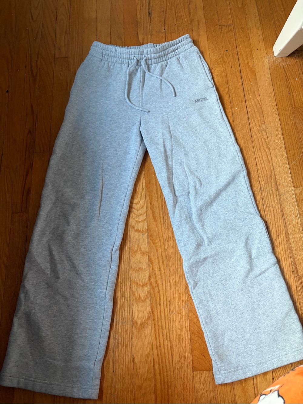 Aritzia boyfriend wide leg sweatpants